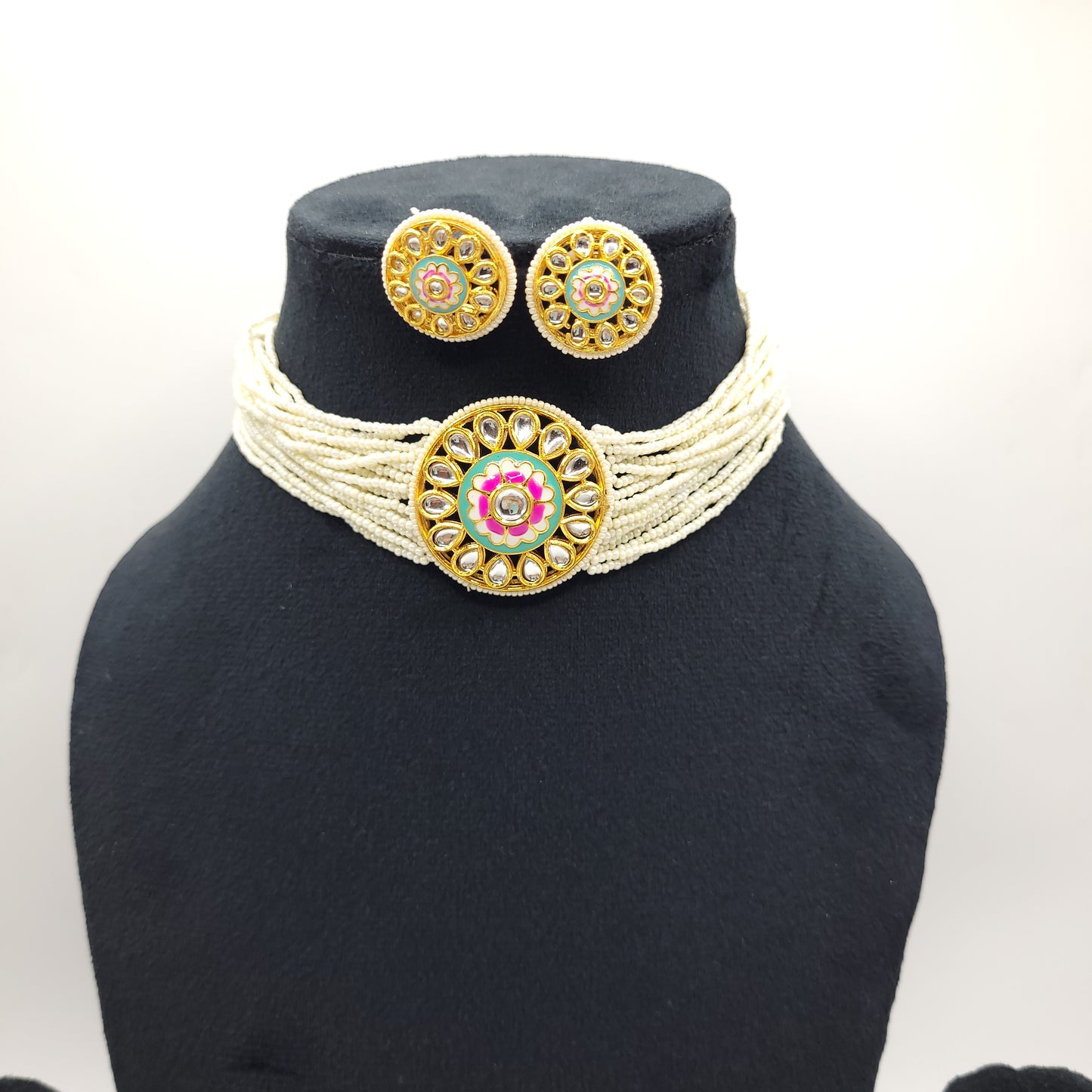 Beautiful Kundan Choker Necklace with Multiple Small Beads