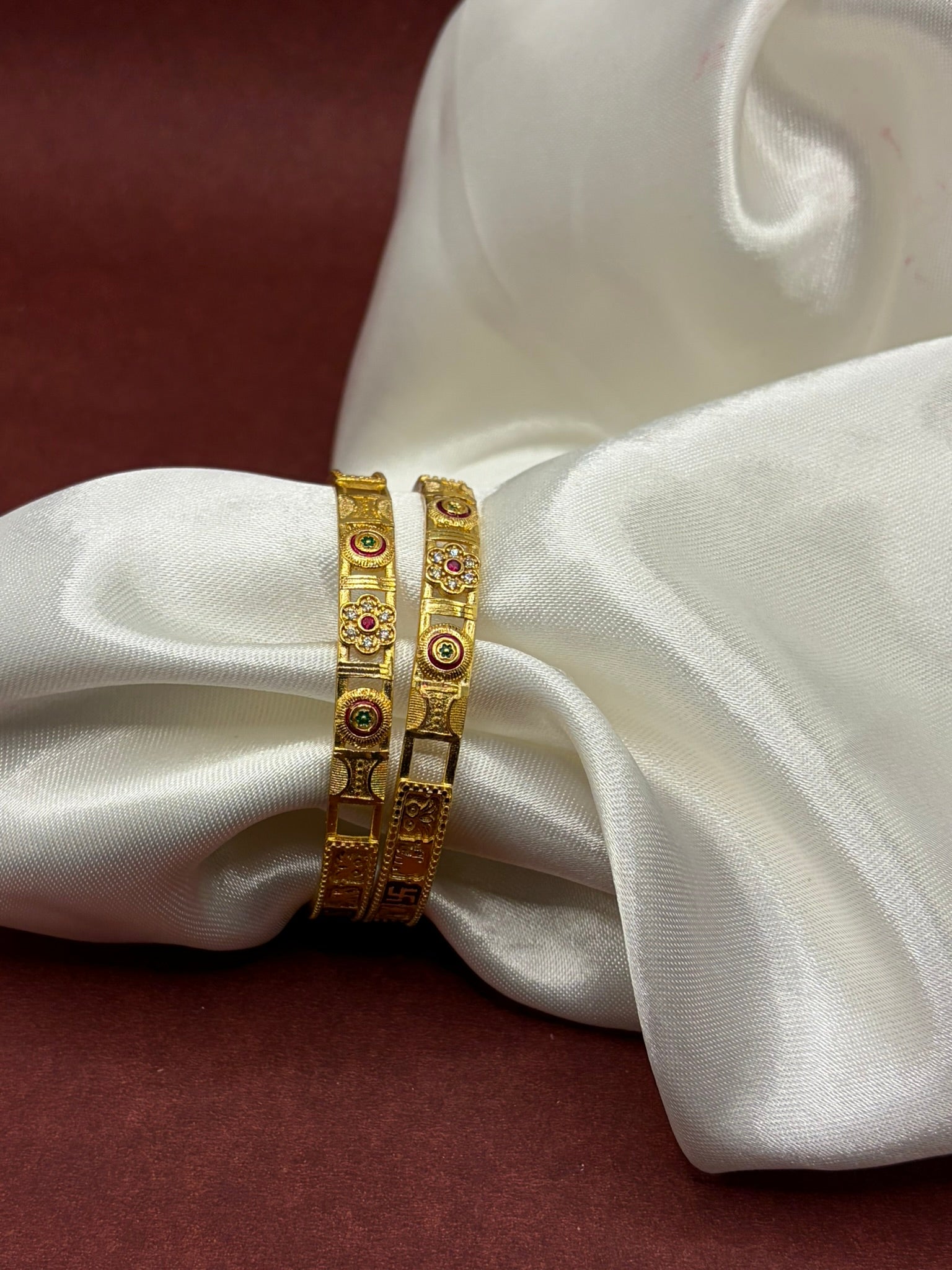 Grahani Traditional Bangles set